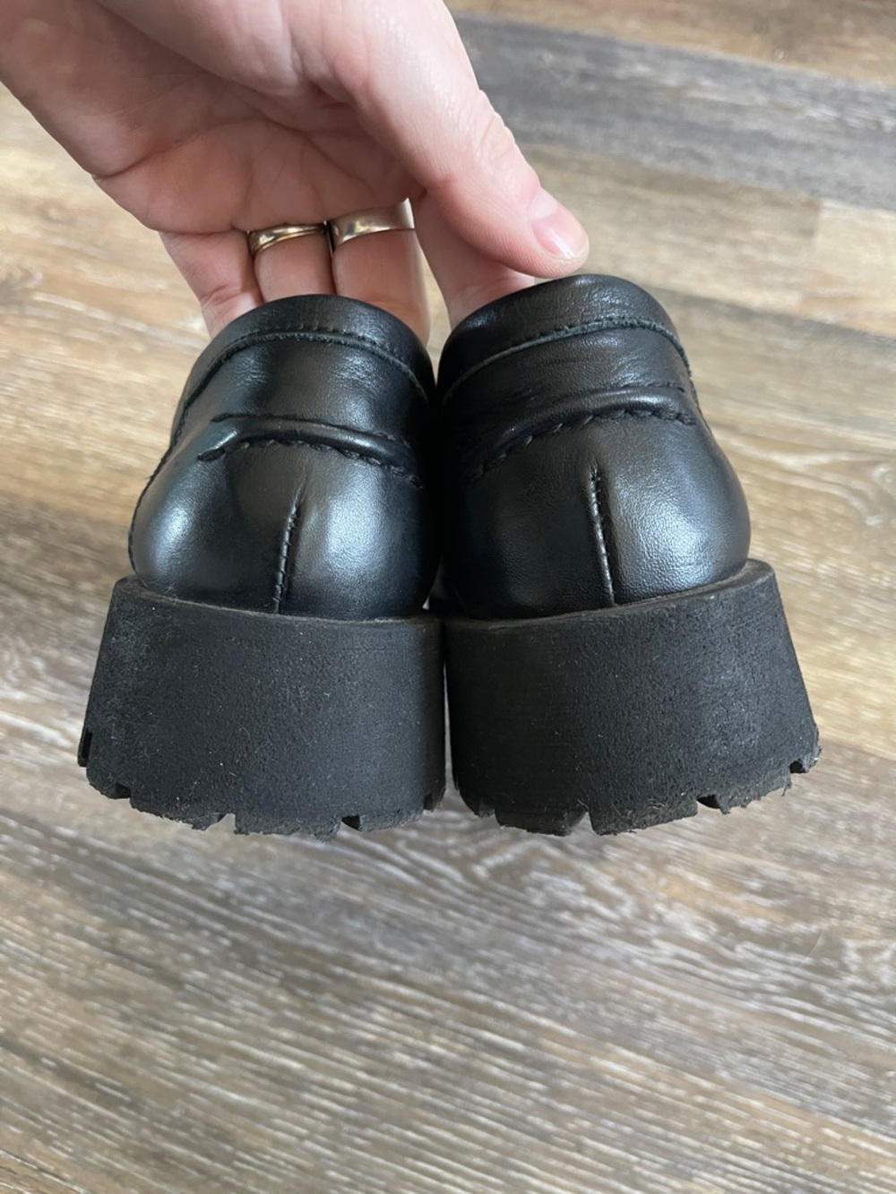 Steve Madden Lawrence Black Leather Lug-Sole Penny Loafers Y2K - Picture 2 of 8